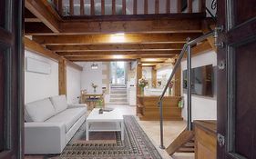 Right House - Small Garden In Old Town - Historical Castle District